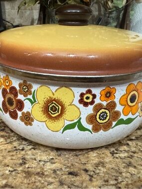 Vintage Harvest Blossom Enamel 1970’s Stock  Pot